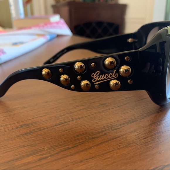GUCCI VINTAGE 2000'S STUDDED SHEILD SUNGLASSES - Picture 3 of 8